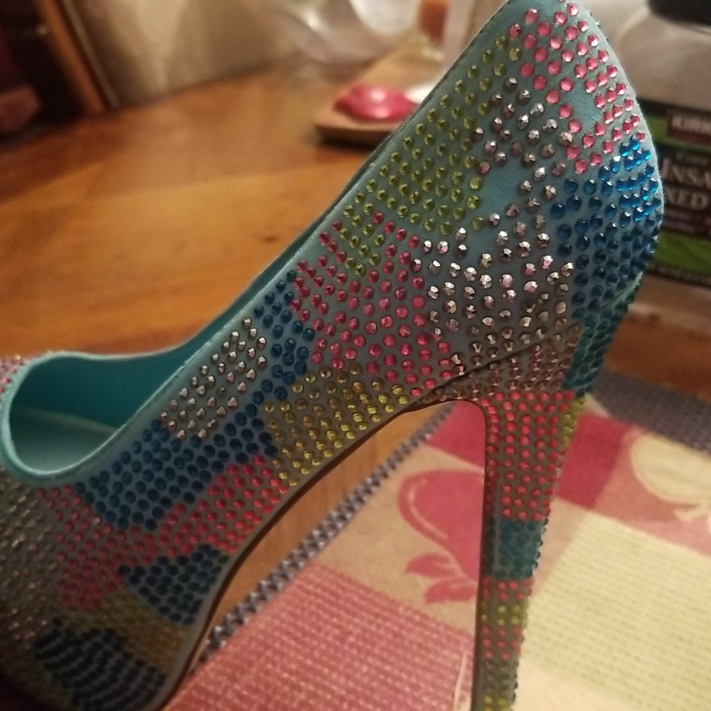 Shoe - Picture 8 of 8